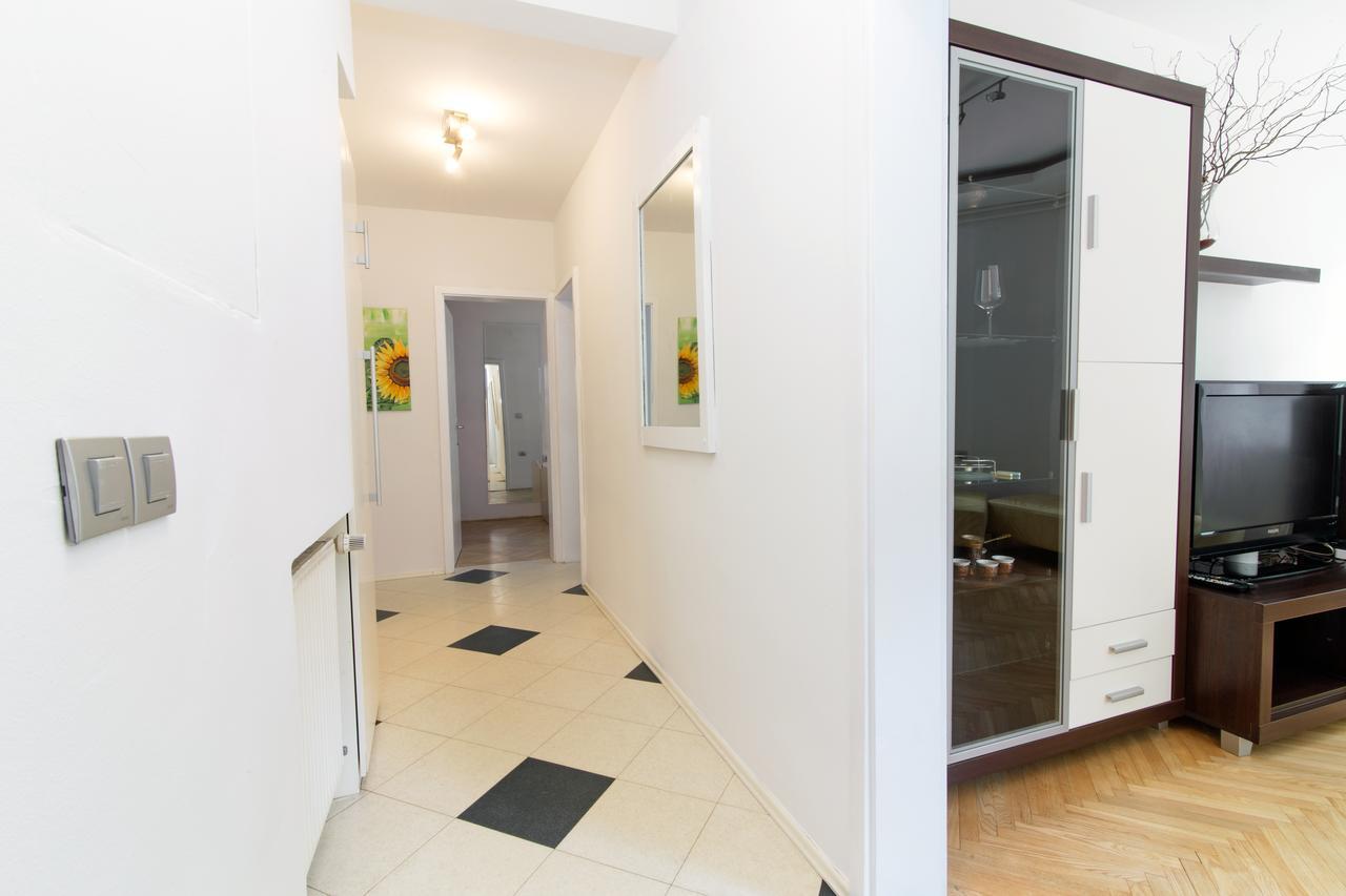 Apartments Vega Ljubljana Bilik gambar